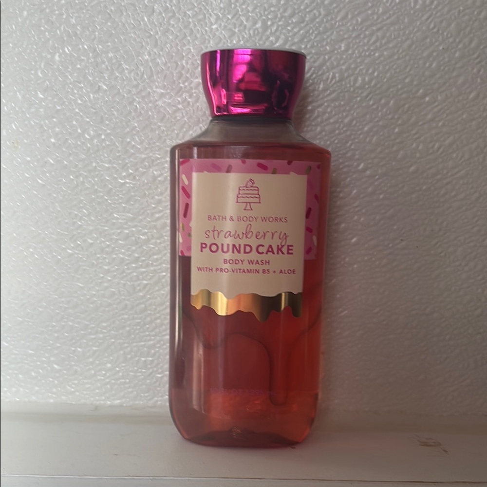 Bath & Body Works Strawberry Pound Cake Body Wash